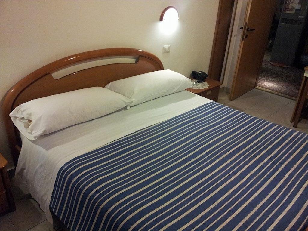 Hotel Acapulco มิลาน ห้อง รูปภาพ