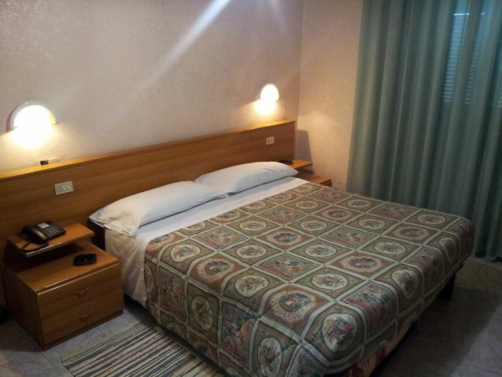 Hotel Acapulco มิลาน ห้อง รูปภาพ